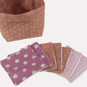 Lingettes lavables avec panier réversible.