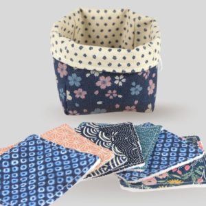 Lingettes lavables avec panier réversible.