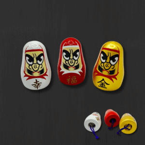 Set de 3 Omikuji Daruma en bois - doré, rouge, blanc.
