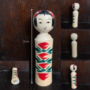 Petite Kokeshi vintage (Taille approx. H12cm). Très bon état.
