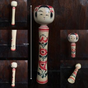  Kokeshi vintage (Taille approx. H18cm). Très bon état.