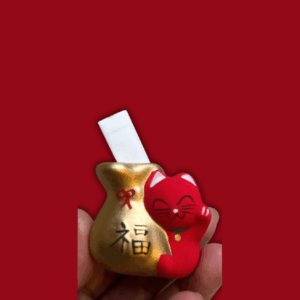 Omikuji chat rouge de Miyazaki.