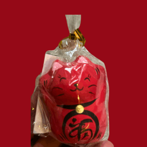 Omikuji Maneki Neko rouge de Miyazaki.